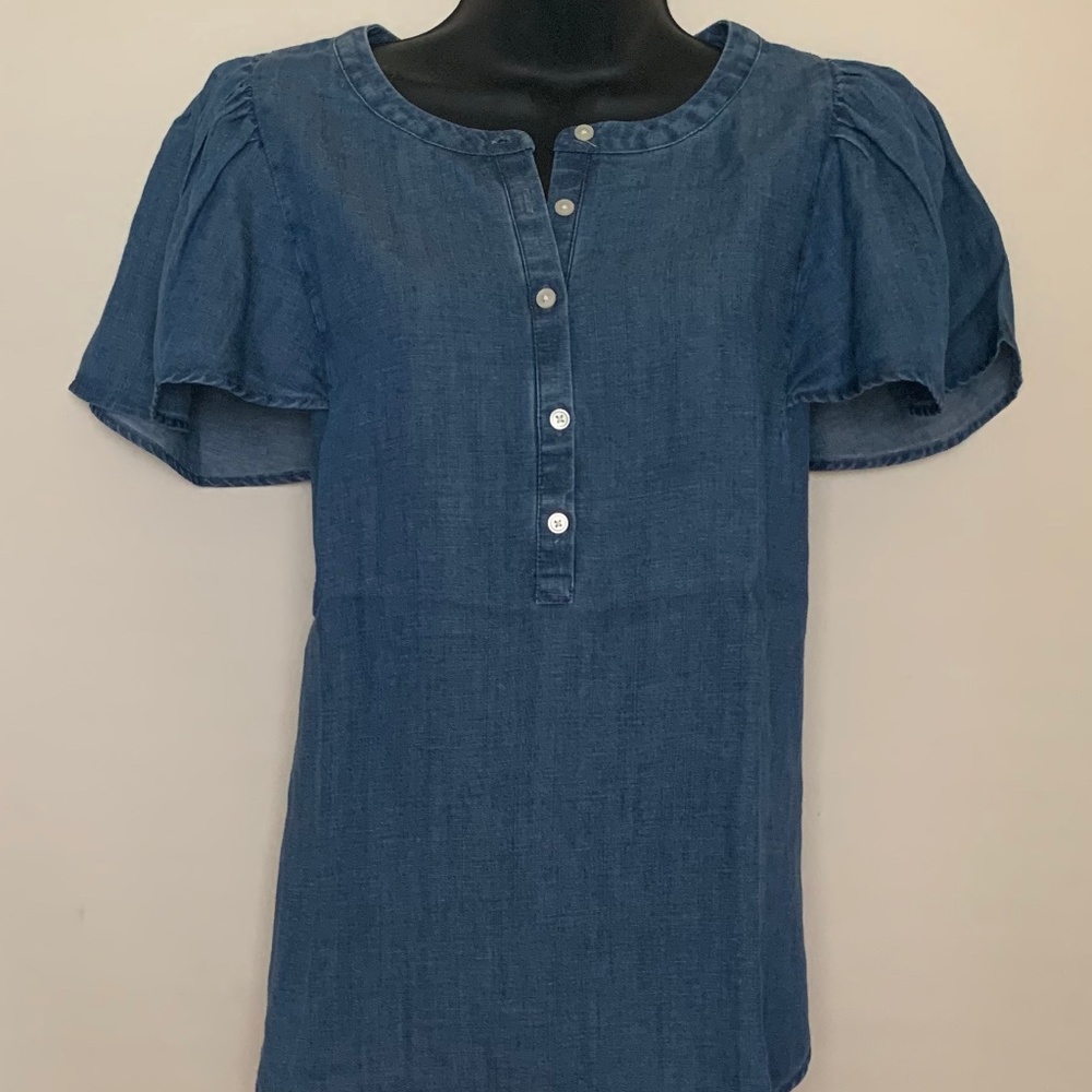 LOFT Chambray flutter top, size M, NWT.